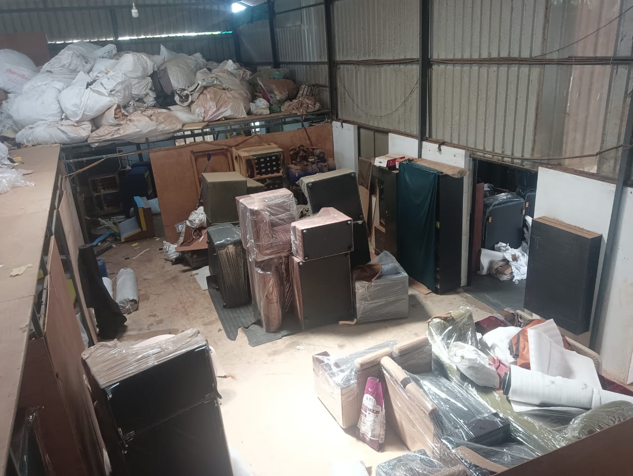 Queen-Size Coat with Belt without Storage